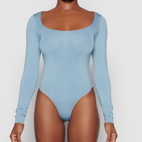 NEW LARGE / X-LARGE SKIMS ARCTIC ESSENTIAL LONG SLEEVE SCOOP NECK BODYSUIT - Picture 1 of 4